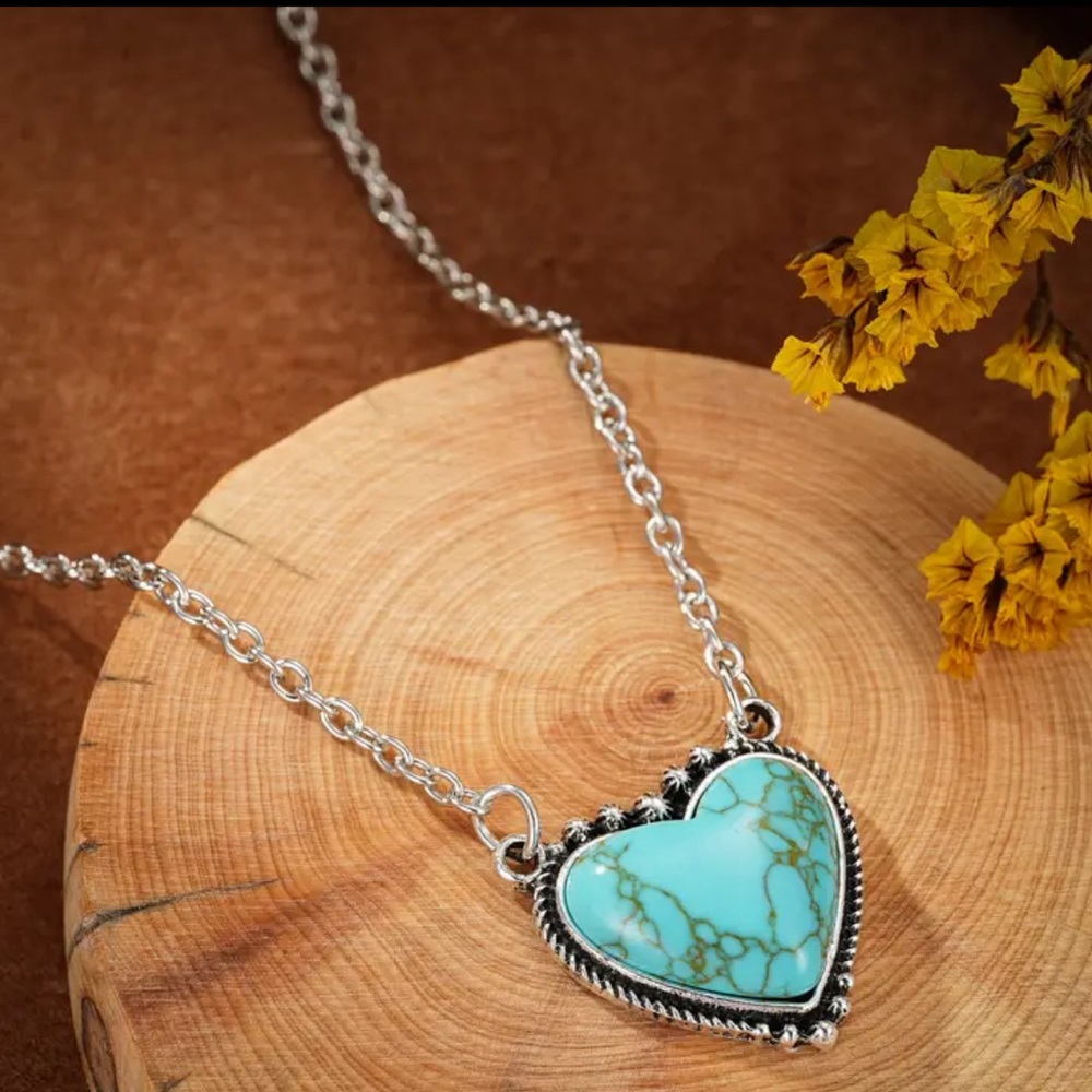 Vintage Turquoises Heart Pendant Necklace Bohemia Jewelry Women's Necklace